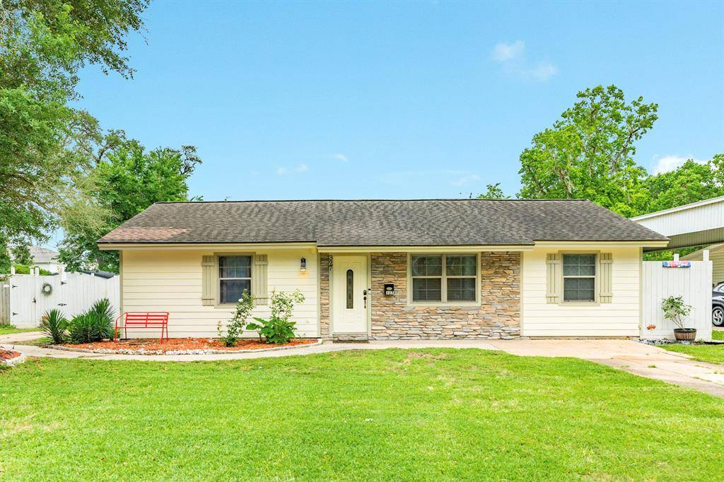 Lake Jackson, TX 77566,327 Oak DR