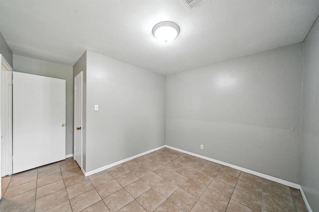 Houston, TX 77088,9015 Ivy Spring LN
