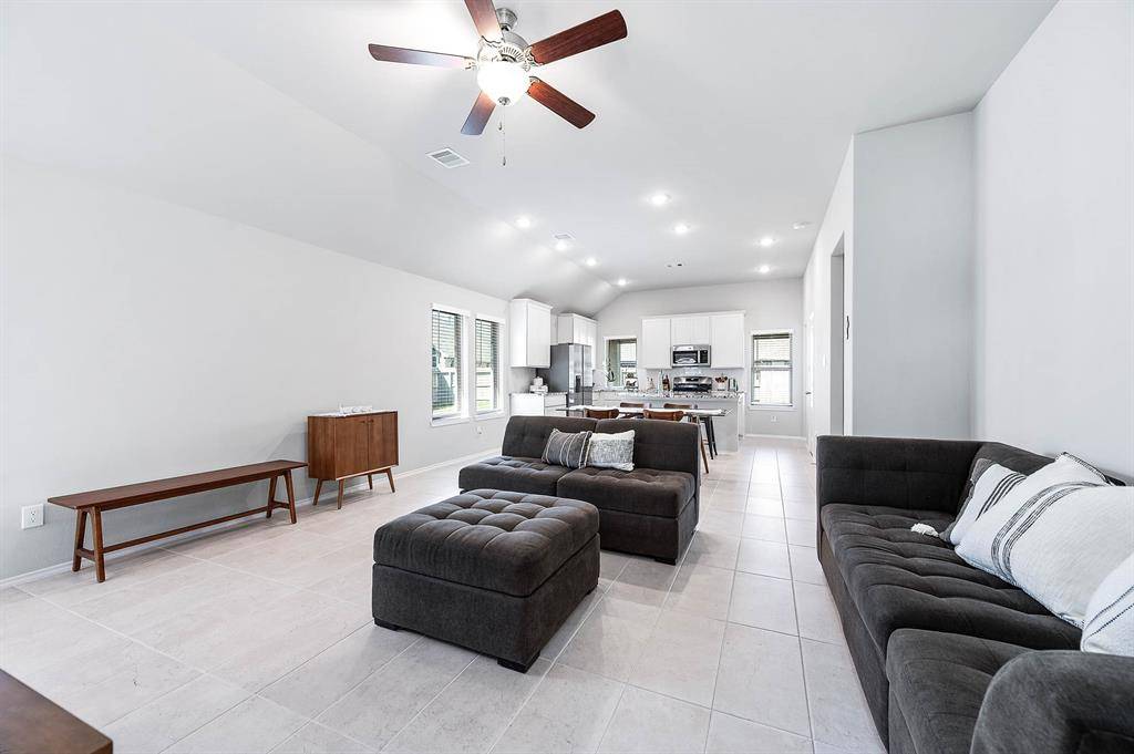 Manvel, TX 77578,2011 Oak Leaf CT