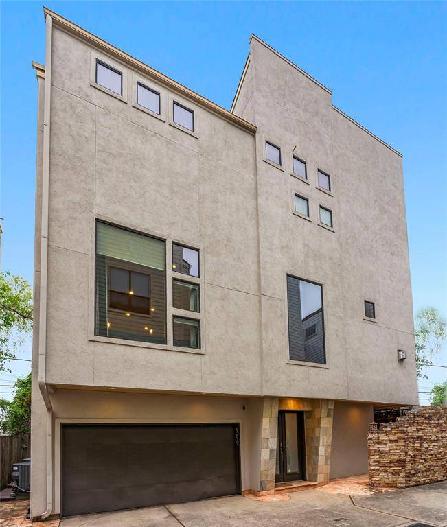 Houston, TX 77007,902 Reinerman ST