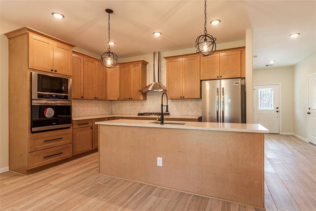 Santa Fe, TX 77517,14602 W 6th ST