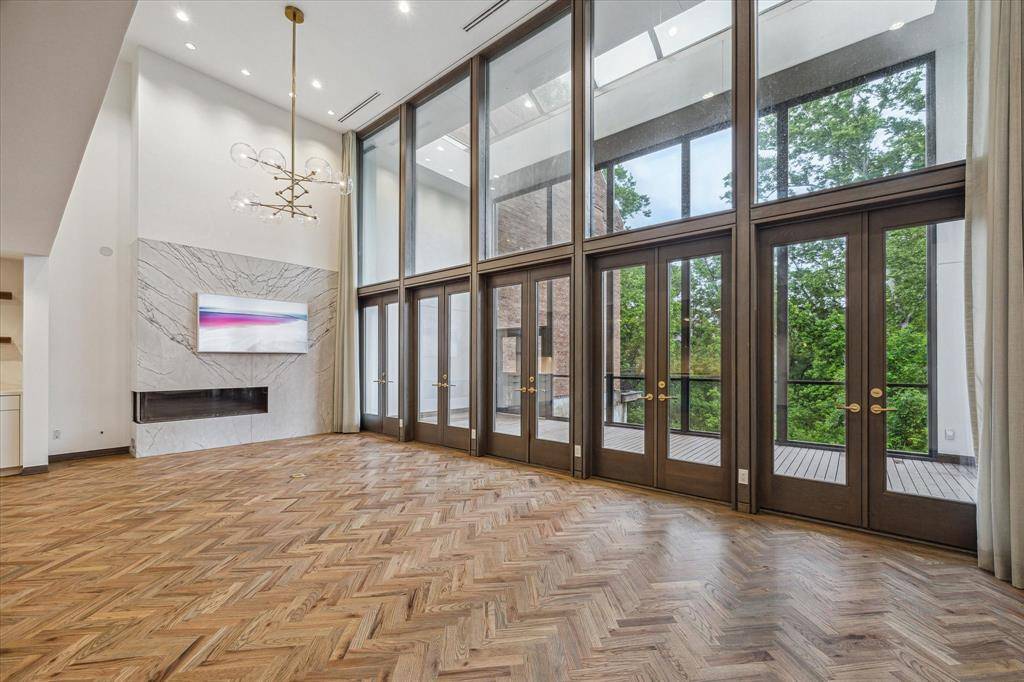 Houston, TX 77057,5756 Indian CIR