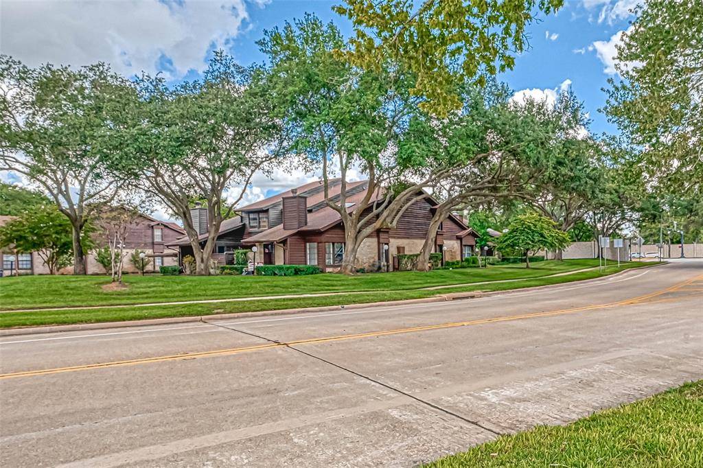 Sugar Land, TX 77479,2510 Grants Lake BLVD #22