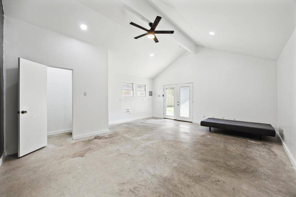 Houston, TX 77009,924 E 27th ST