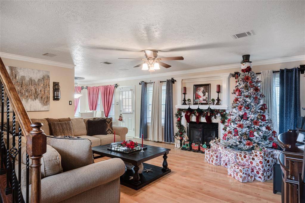 Pearland, TX 77584,4823 Meadowglen Dr