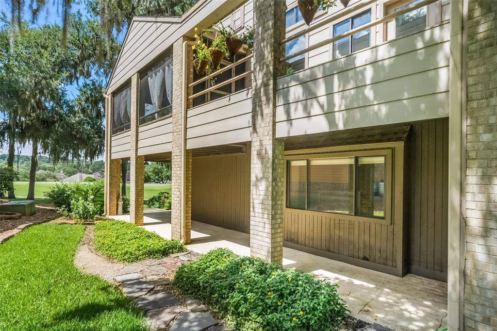 Conroe, TX 77356,100 Cove W