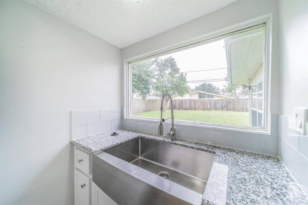 Houston, TX 77092,5229 W 43rd ST