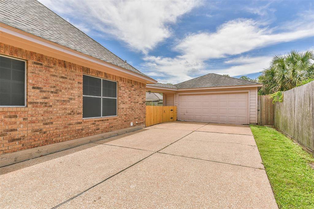 Houston, TX 77062,15934 Meadowside DR