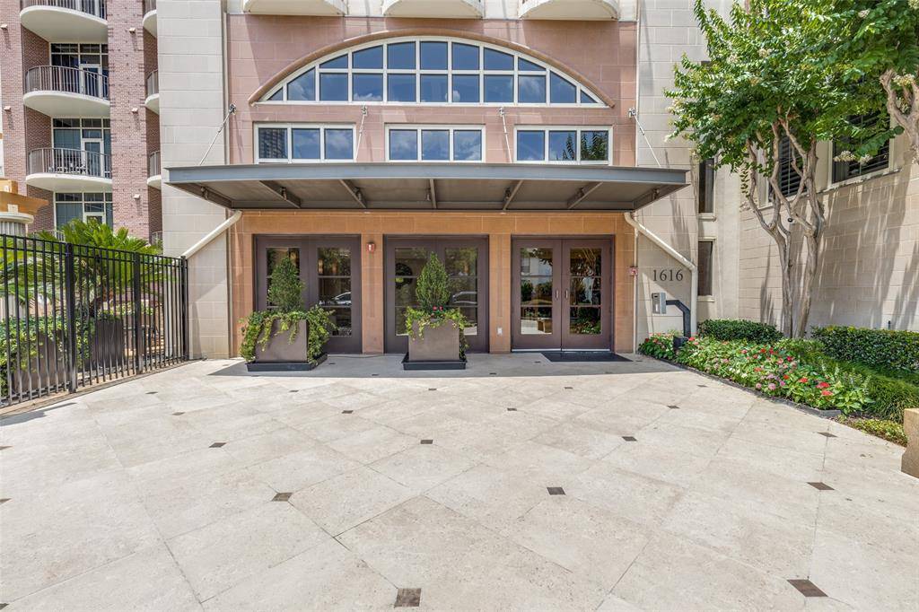 Houston, TX 77057,1616 Fountain View DR #202
