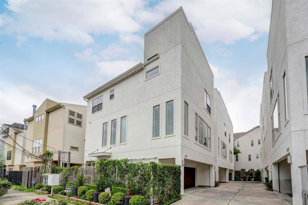 Houston, TX 77007,5317 Lillian ST