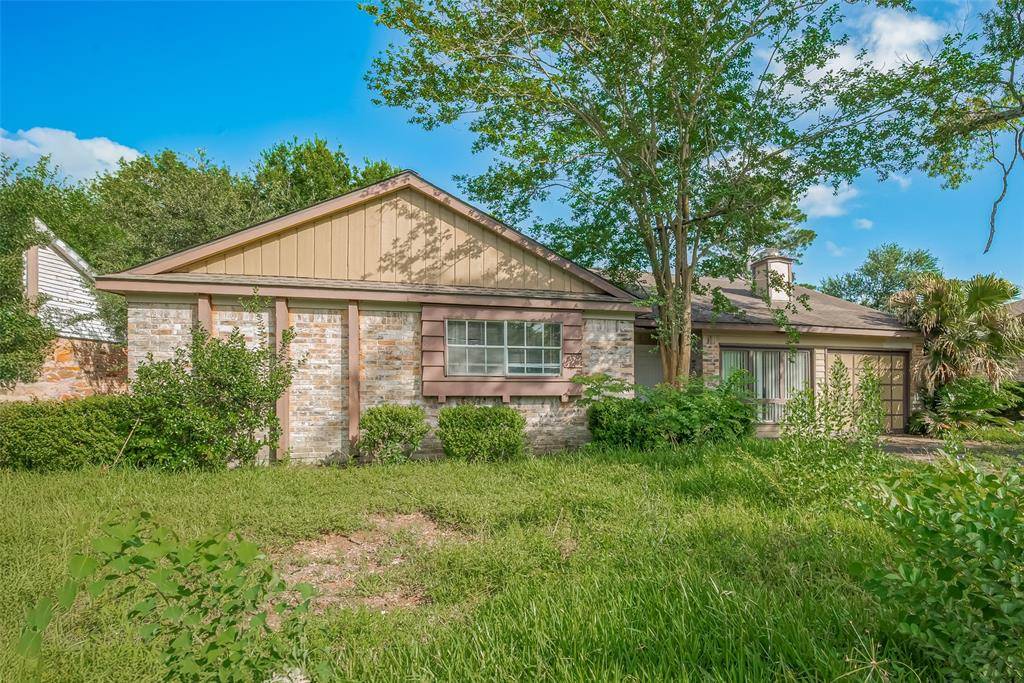 Houston, TX 77062,910 Beachcomber LN
