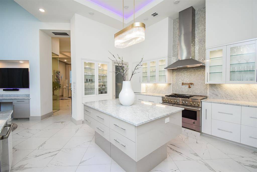 Houston, TX 77063,32 E Shady LN