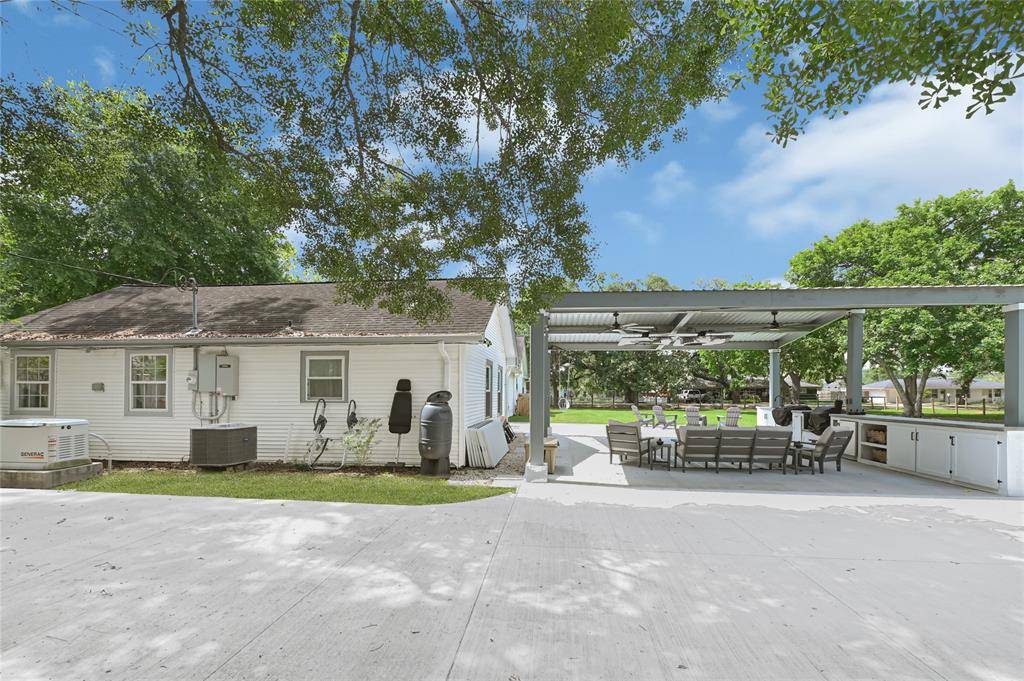 League City, TX 77573,1005 4th ST