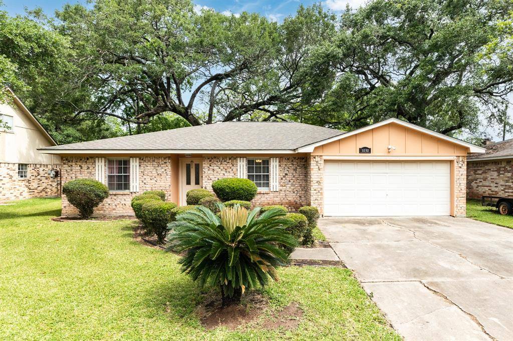 Clute, TX 77531,1030 Maple ST