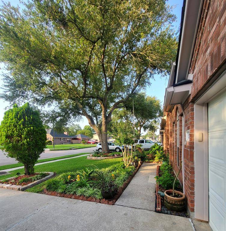 Friendswood, TX 77546,2014 N Mission CIR