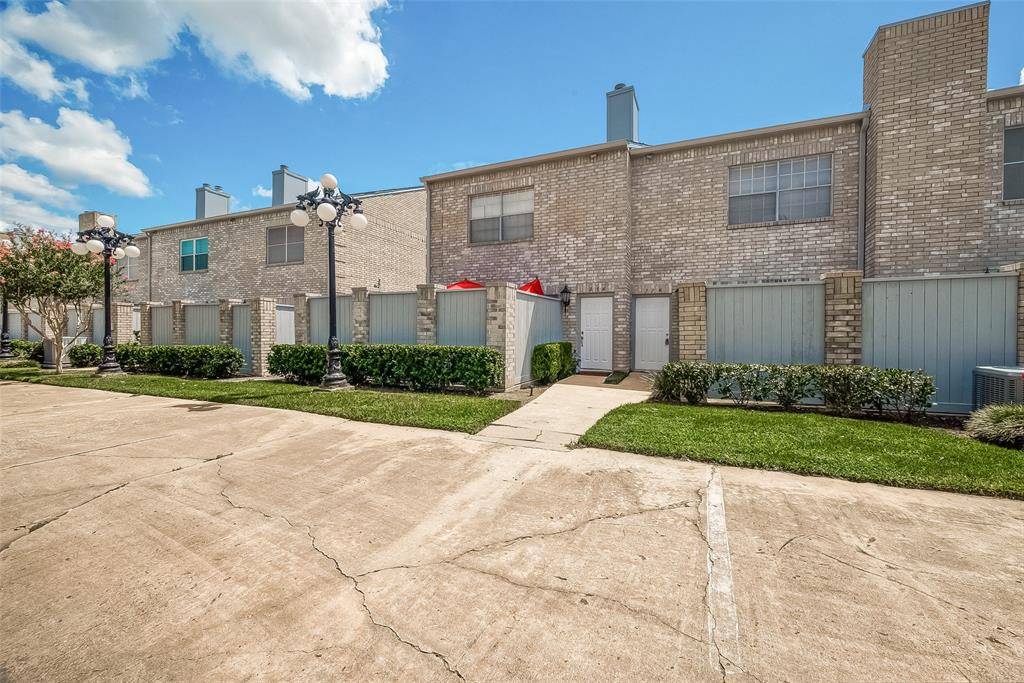 Houston, TX 77042,378 Wilcrest DR #378