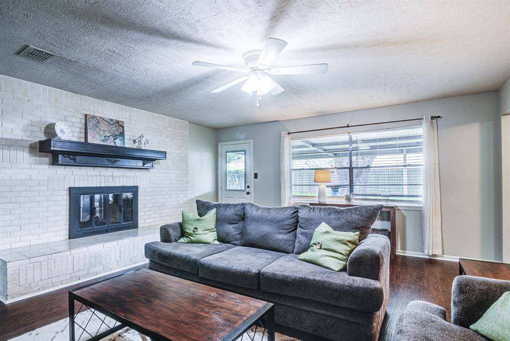 League City, TX 77573,205 Oakwood ST