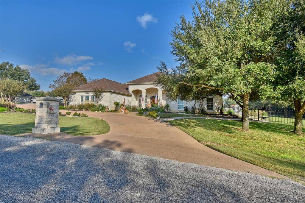 Brenham, TX 77833,2808 Shadow Lawn ST