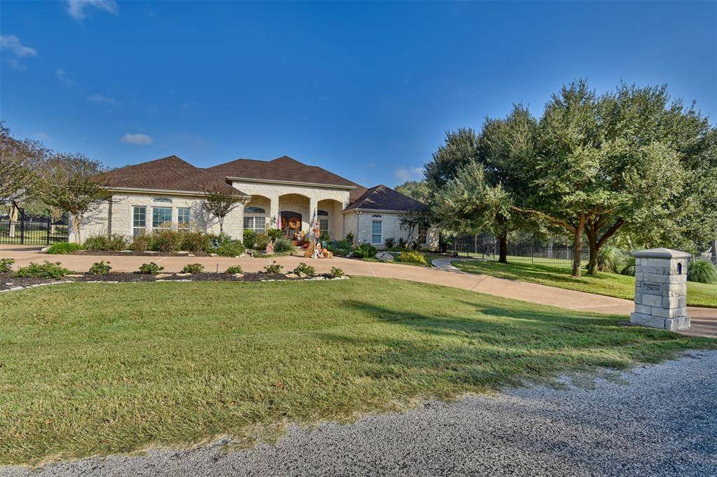 Brenham, TX 77833,2808 Shadow Lawn ST