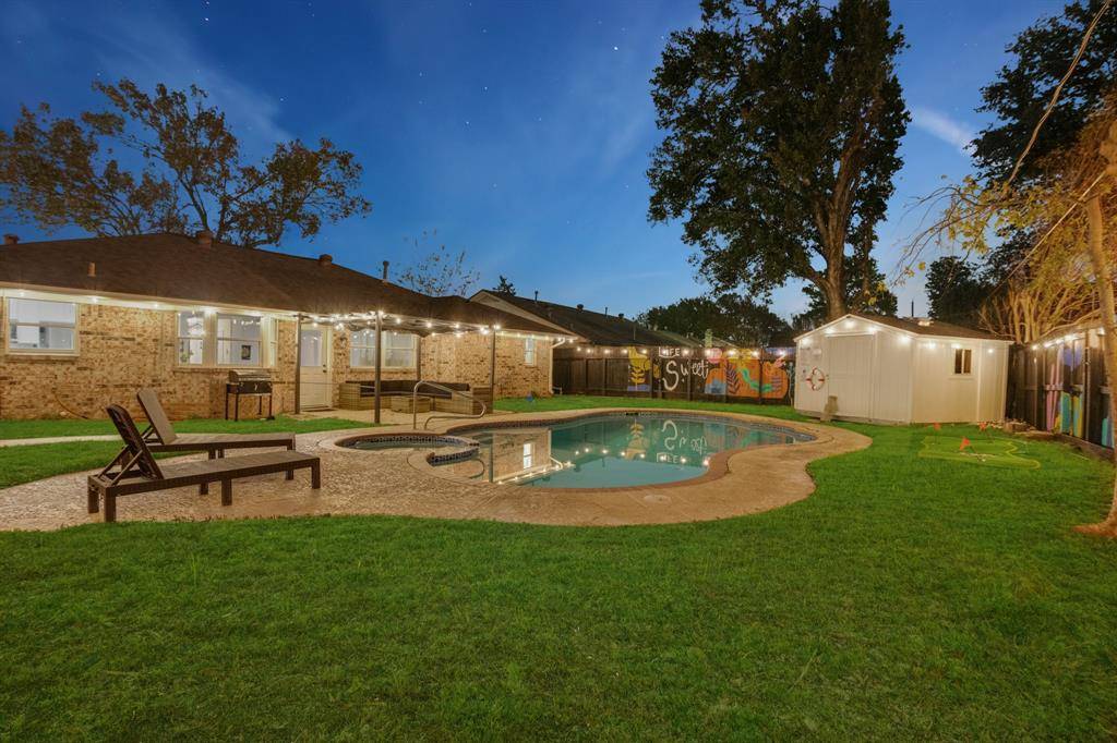Houston, TX 77092,5819 Chrystell LN