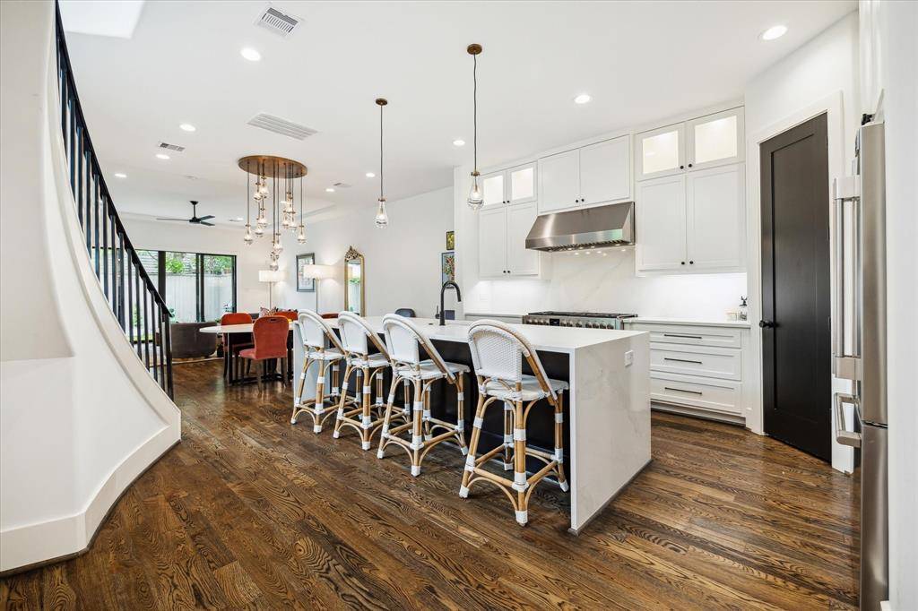 Houston, TX 77007,242 Birdsall ST