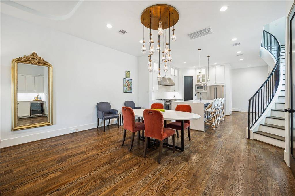 Houston, TX 77007,242 Birdsall ST