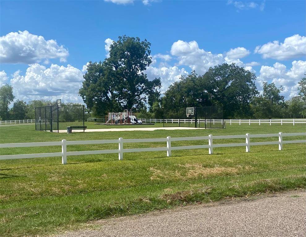 Rosharon, TX 77583,2802 Horse Trail DR