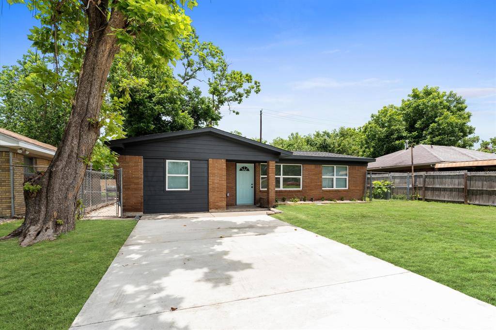Houston, TX 77022,327 E Delz DR