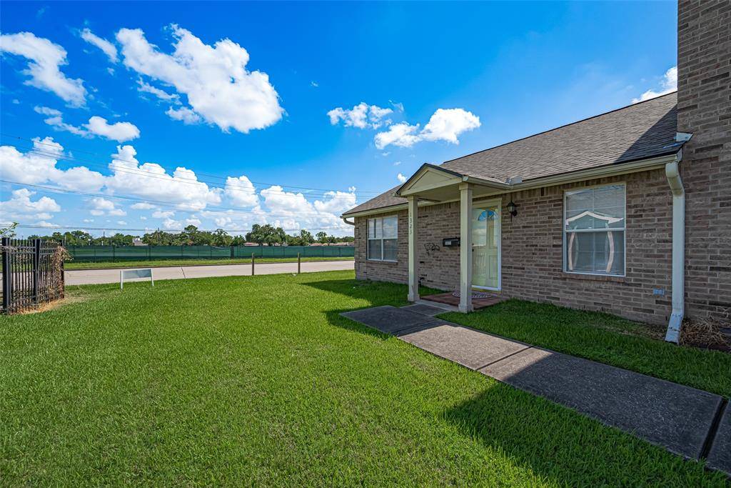 Pasadena, TX 77502,1323 Queens RD