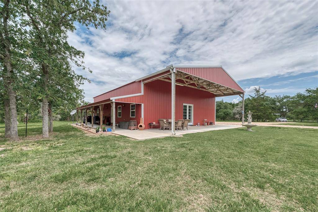 Weimar, TX 78962,1714 Oakridge RD