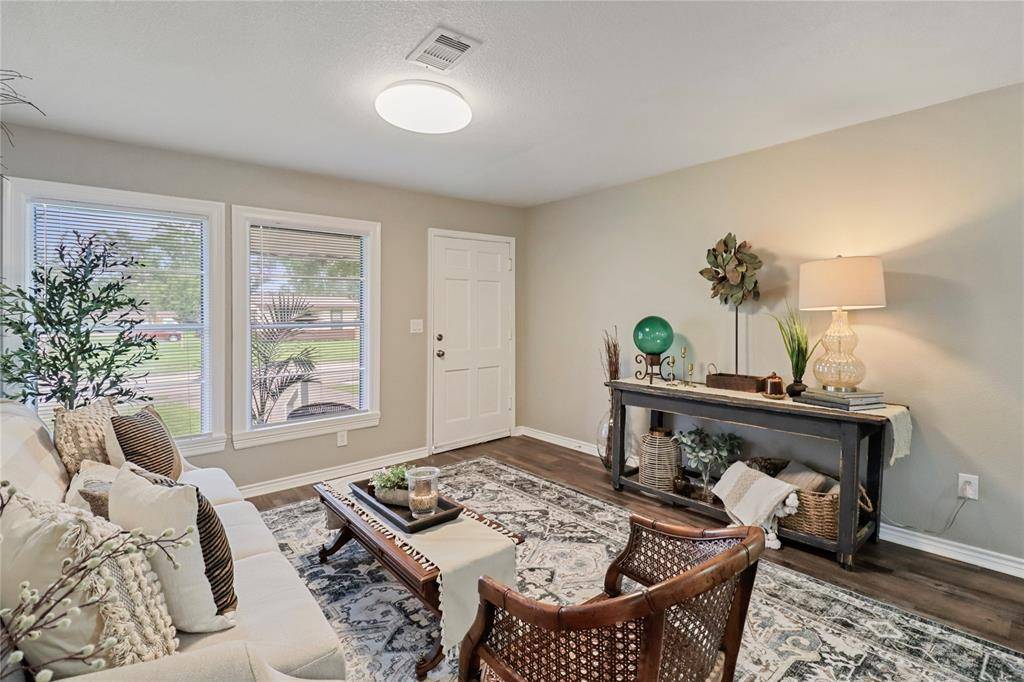 Lake Jackson, TX 77566,209 Center Way ST