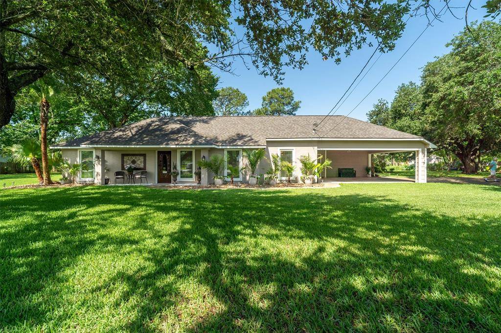 League City, TX 77573,104 Smith LN