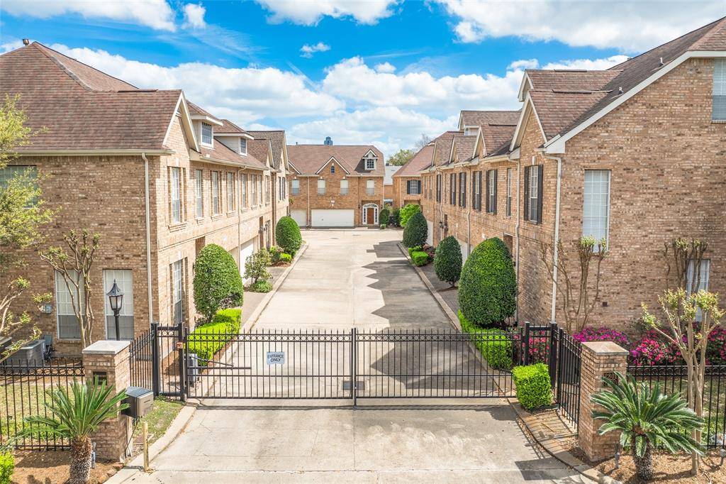 Houston, TX 77057,2827 Briarhurst PARK