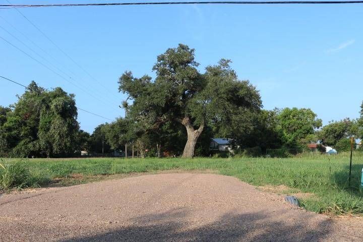 Alleyton, TX 78935,426 Canal ST