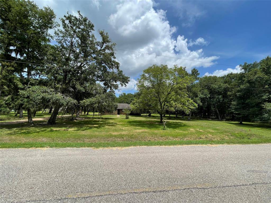 Sweeny, TX 77480,1055 County Road 452