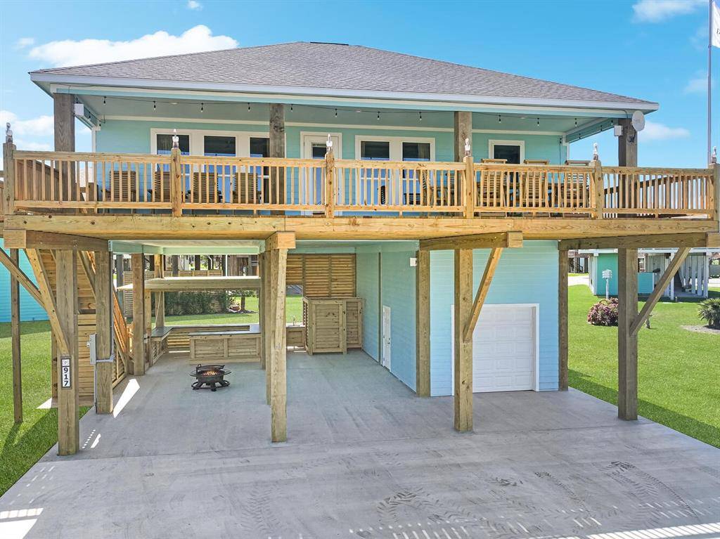 Crystal Beach, TX 77650,917 Westview