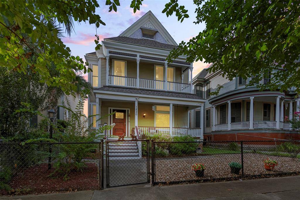 Galveston, TX 77550,1820 Winnie ST
