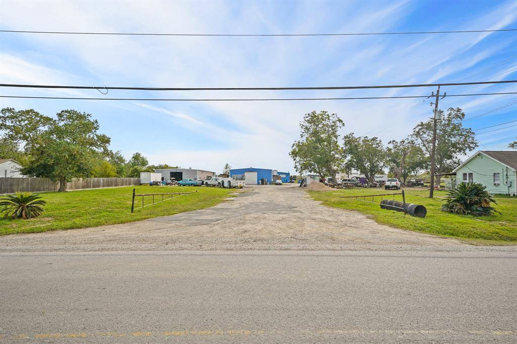 Houston, TX 77048,6402 S Acres DR