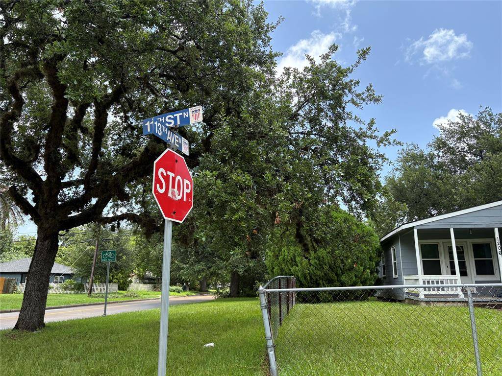 Texas City, TX 77590,1206 11th Street ST N