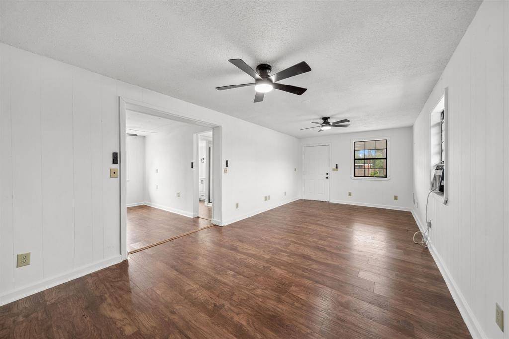 Highlands, TX 77562,101 Dana DR