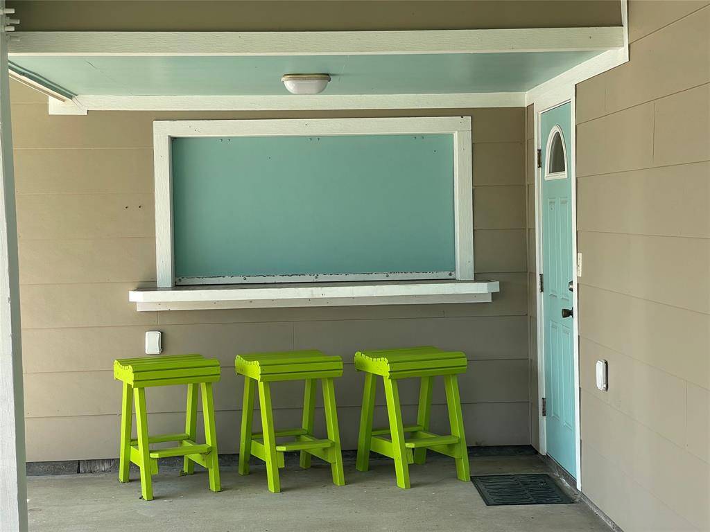Crystal Beach, TX 77650,976 Nassau DR