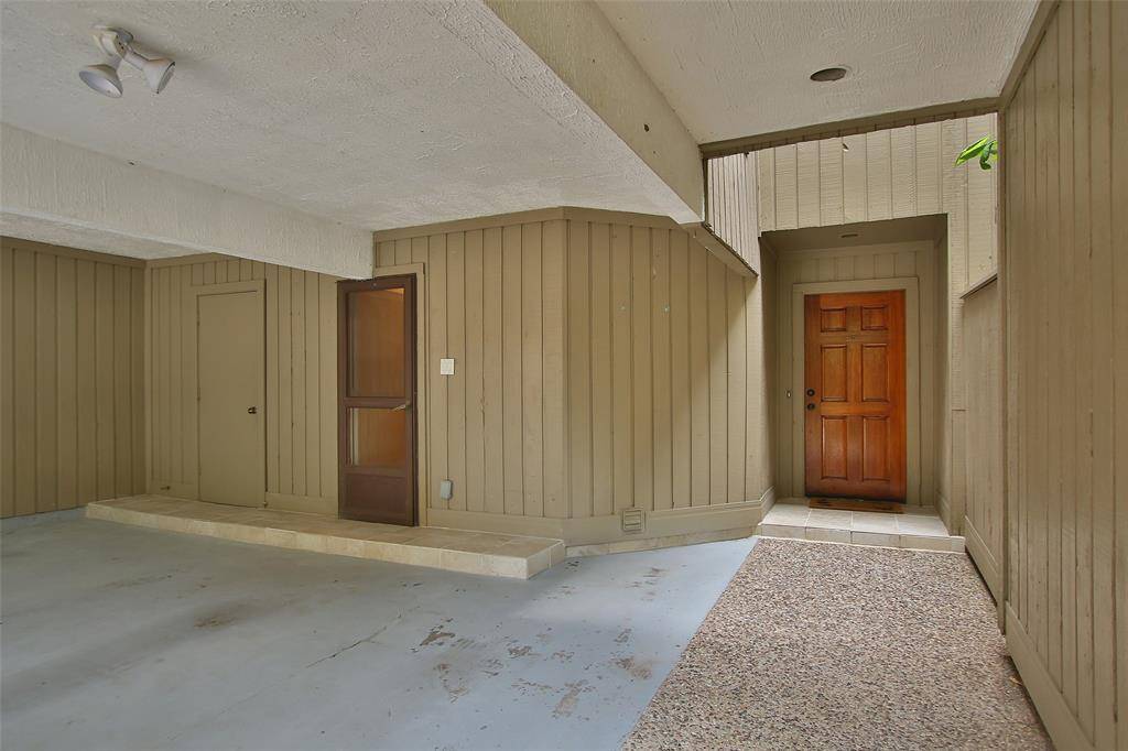 Houston, TX 77063,9400 Doliver DR #70