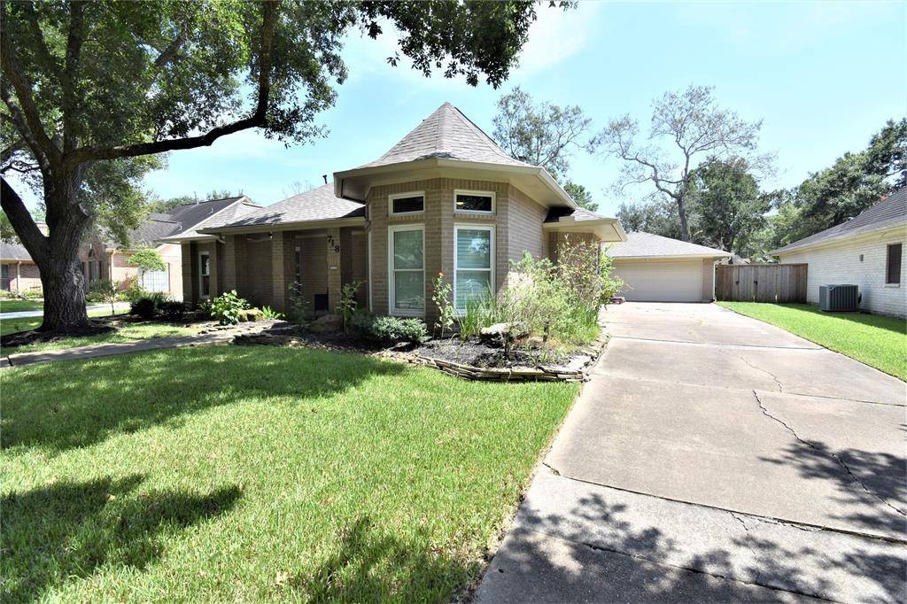 Dickinson, TX 77539,718 Olde Oaks DR