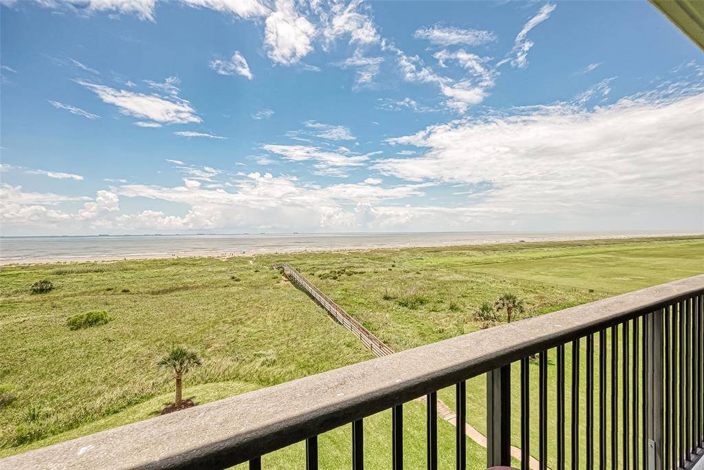 Galveston, TX 77550,415 E Beach DR #409