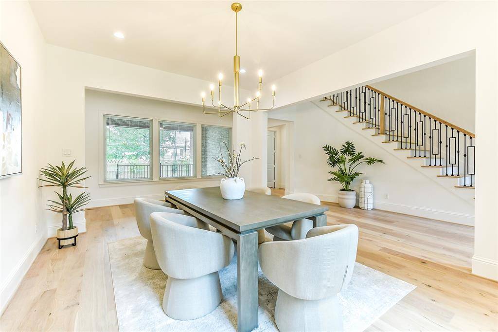 Houston, TX 77079,10902 Britoak LN