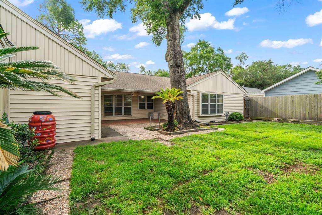 Houston, TX 77043,2731 Manila LN