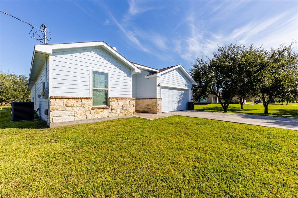 Rosharon, TX 77583,3111 County Road 81