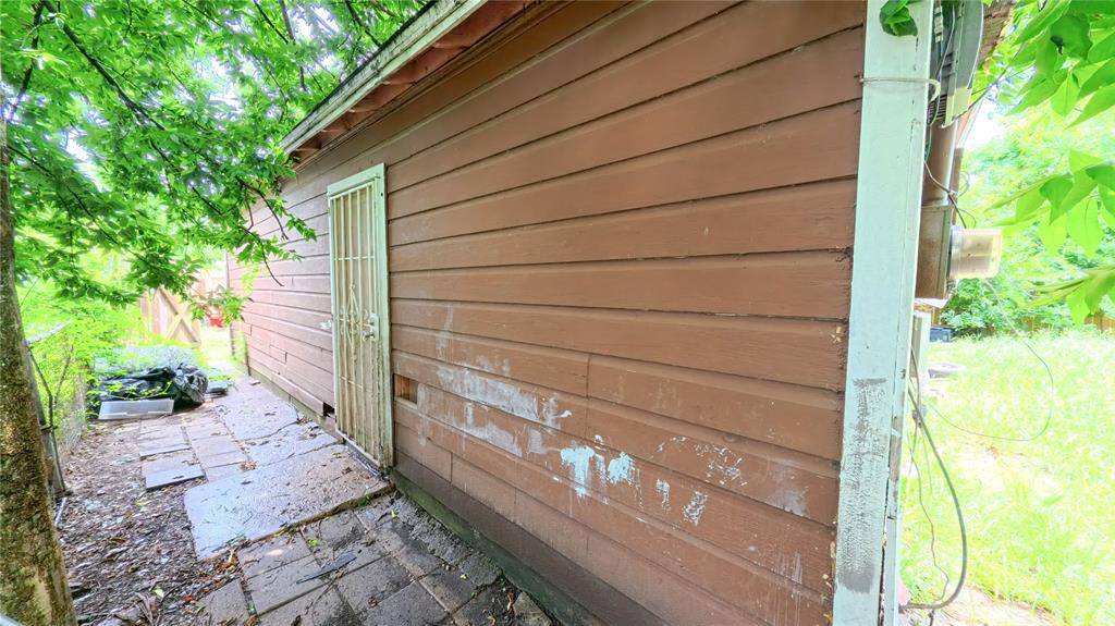 Houston, TX 77051,10506 Rosehaven DR