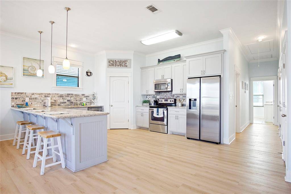 Crystal Beach, TX 77650,973 Crane LN