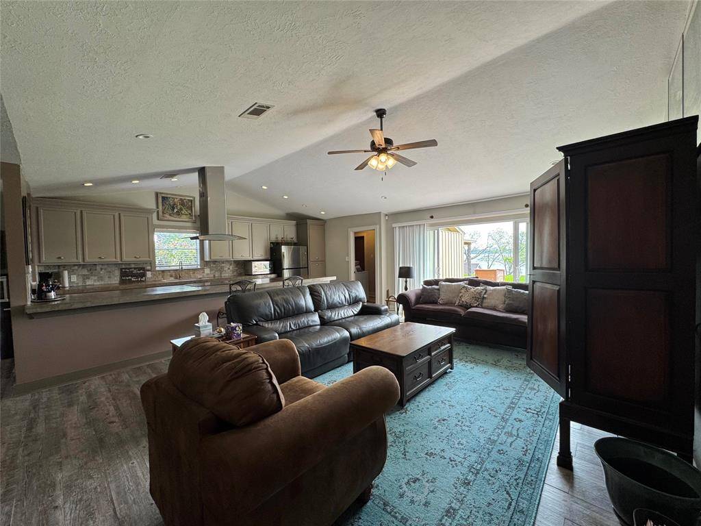 Livingston, TX 77351,528 Indian Hill BLVD